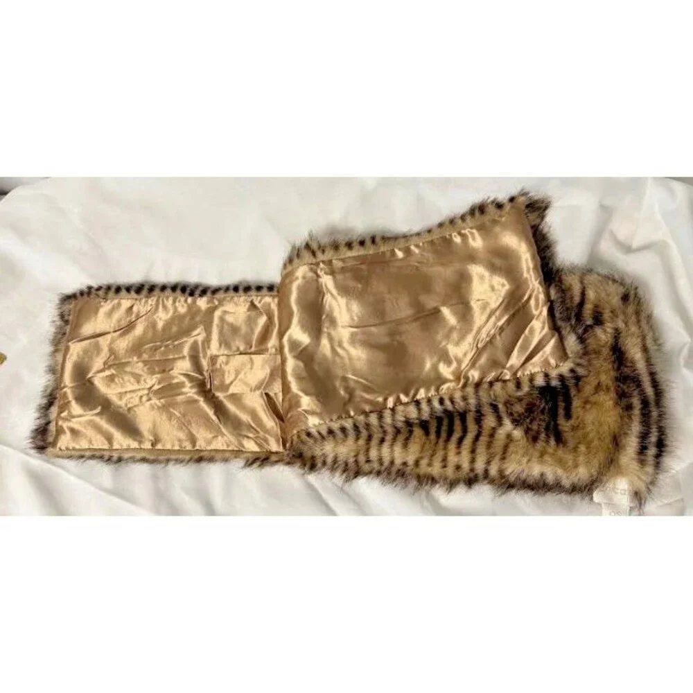 CHICO'S NWT $69 faux fur women's pull through scarf Animal Tiger Stripe